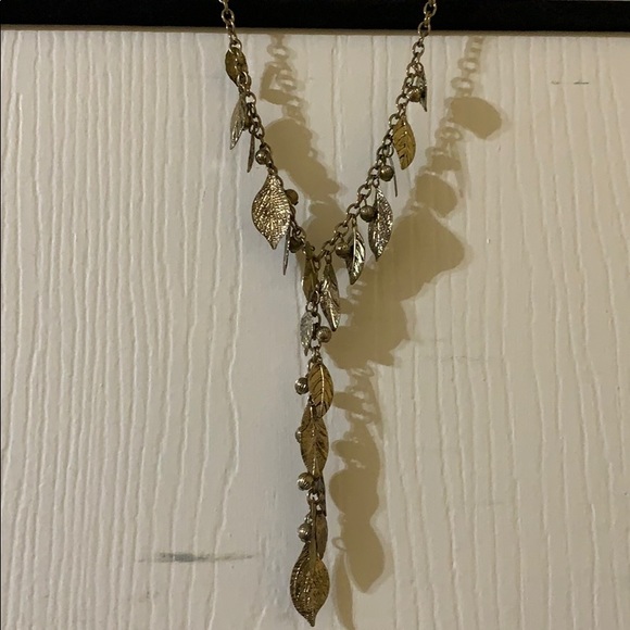 Leaf necklace - Picture 2 of 3